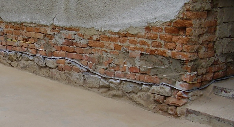 Sanaci špatně dostupných míst vyřeší chemická injektáž